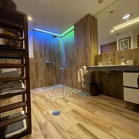 Grande 2 Y Terraza *